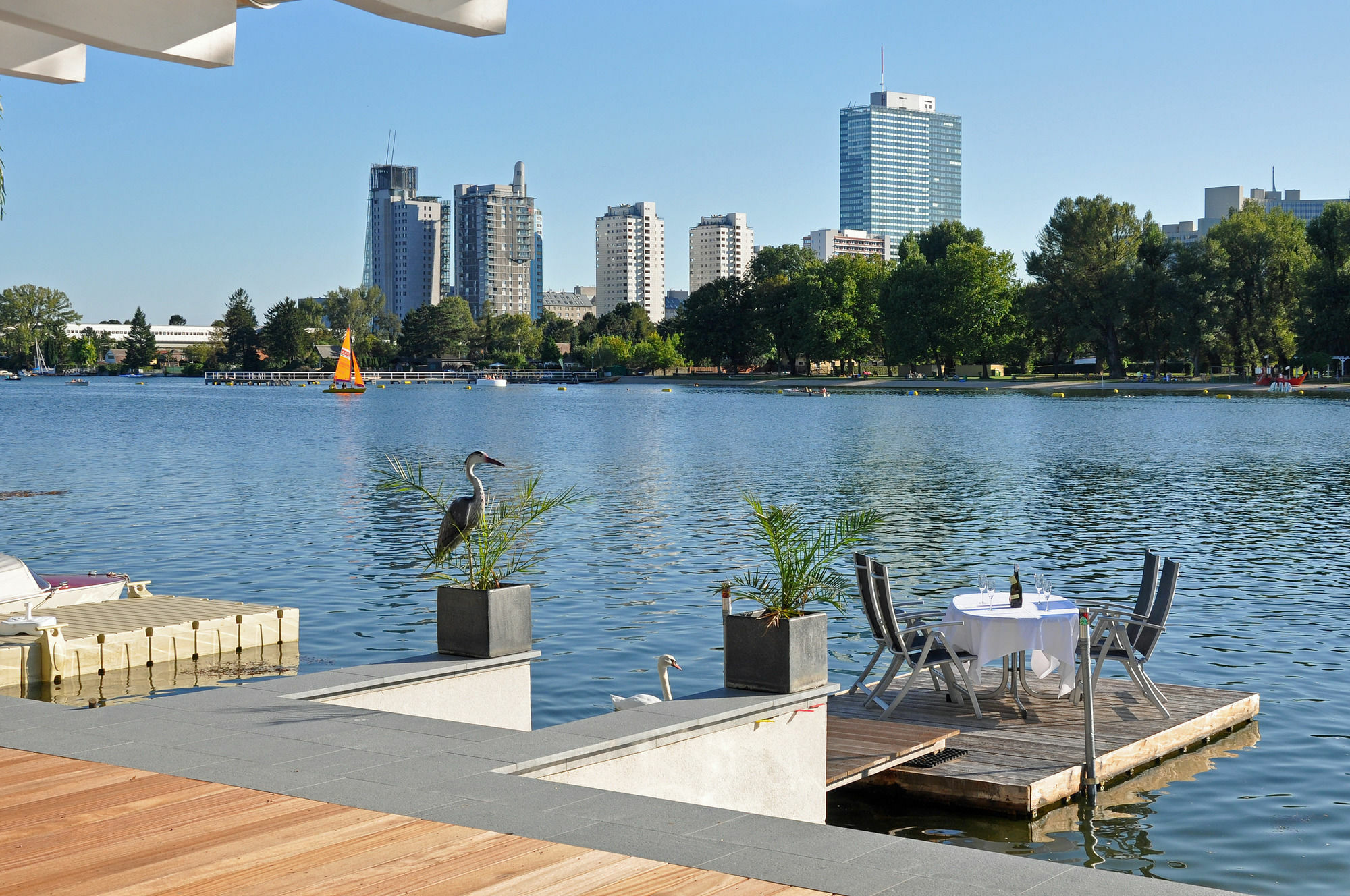Ajo Vienna Beach - Contactless Check-In Екстер'єр фото